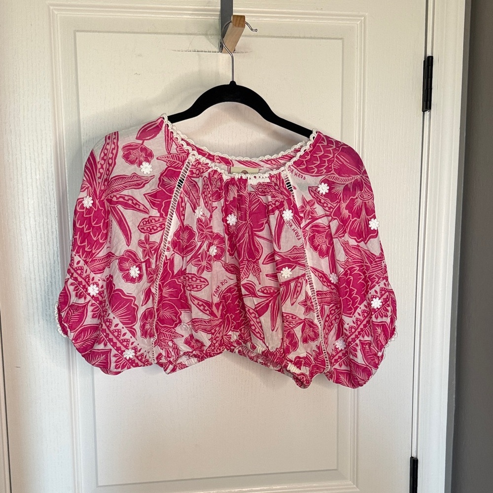 FARM Rio Hot Pink & White Floral Cropped Peasant Top - Picture 2 of 9
